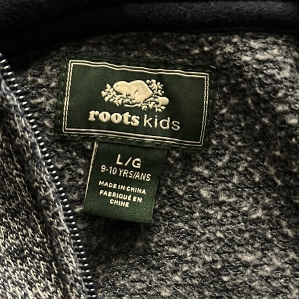 Roots Kids zip up navy blue sweatshirt jd - Picture 4 of 7